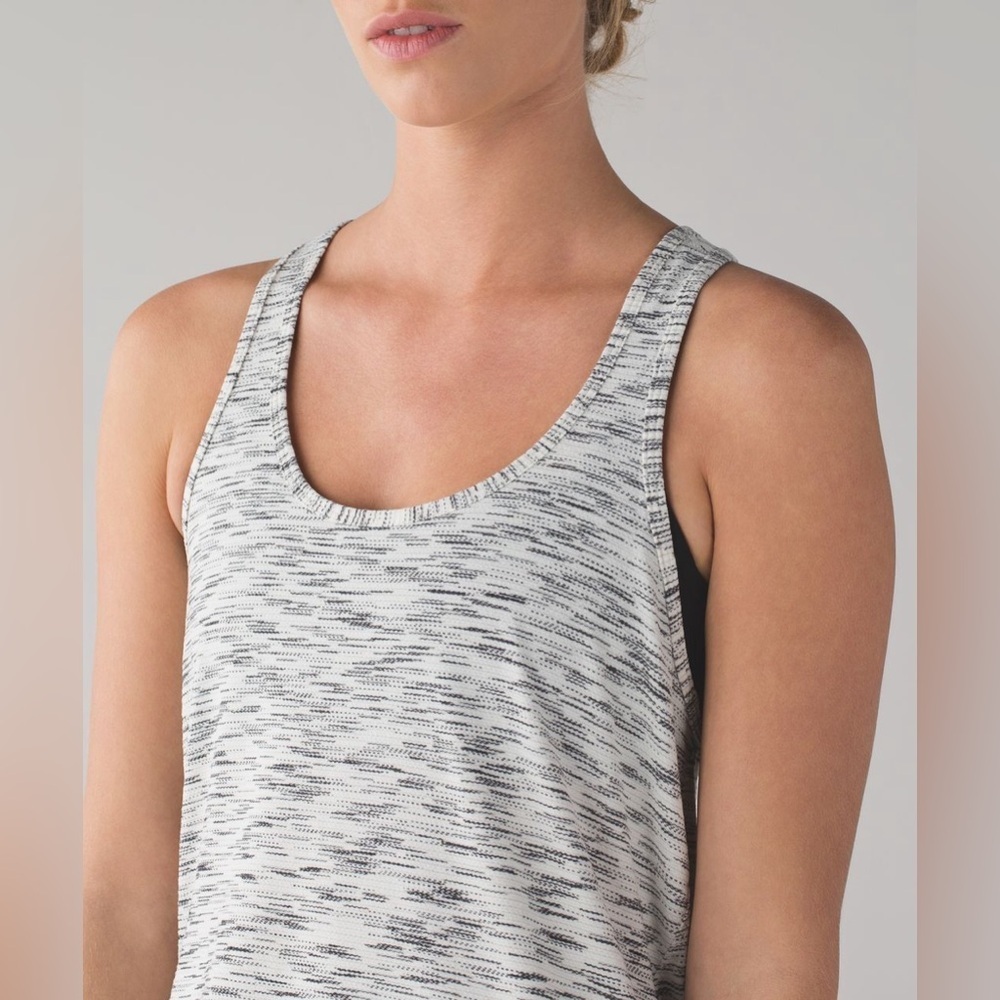 Lululemon Salute the Sun Singlet II
Tiger Space Dye Black White size 6 - Picture 3 of 10